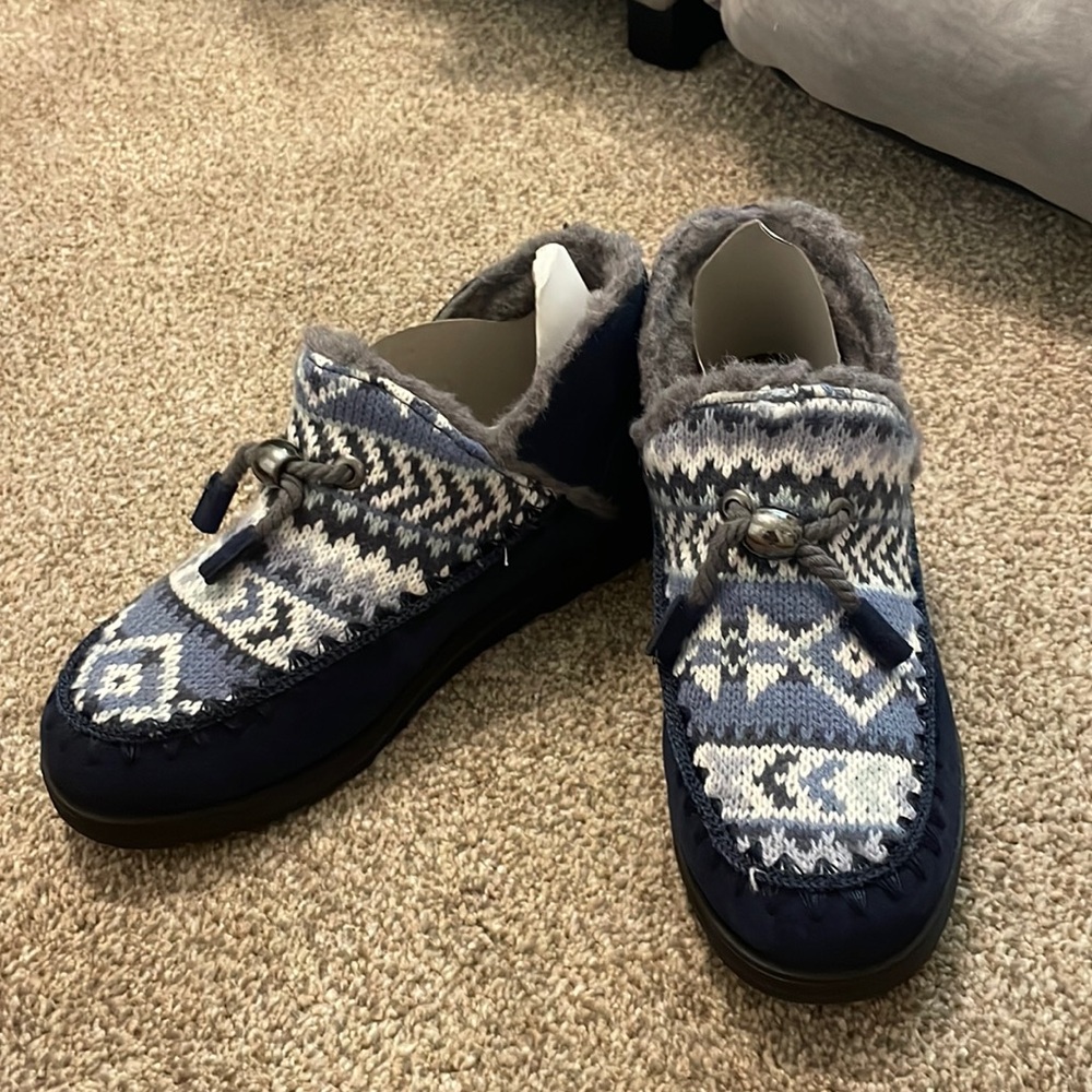 Muk Luks winter house shoes